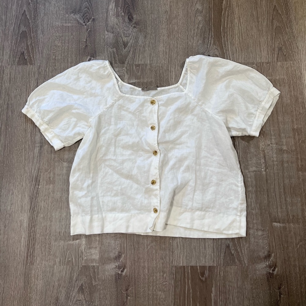 Everlane button-down puff sleeve white top